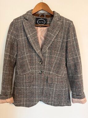 Love Tree Plaid Blazer in Grey with Subtle Brown Accents